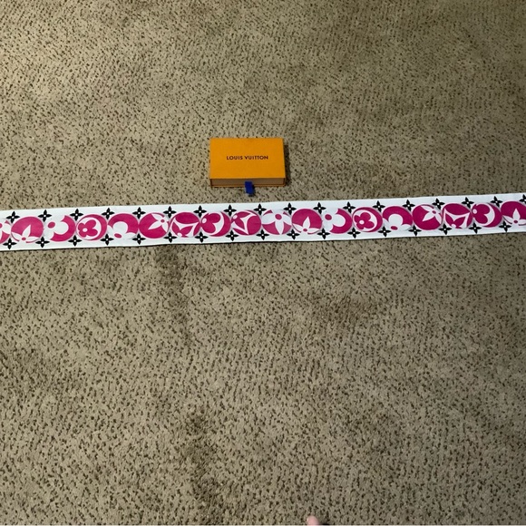 Authentic Louis Vuitton Bandeau - Picture 6 of 7